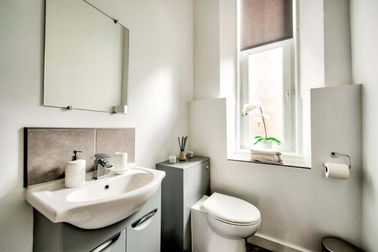 דירות גלאזגו Pass The Keys Stylish 2 Bed In Heart Of West End מראה חיצוני תמונה